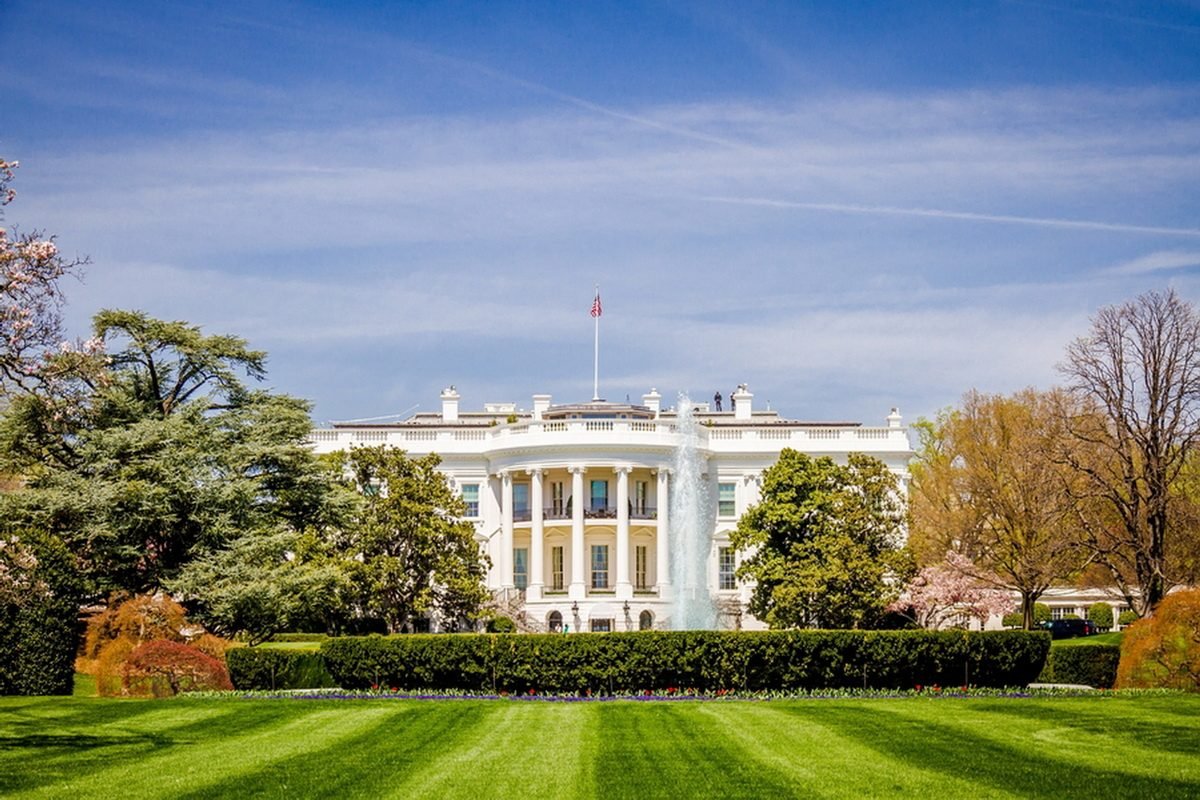 Small Group No More Than 13 Guests | Washington DC After Dark: Tour of Iconic Monuments and Landmarks 