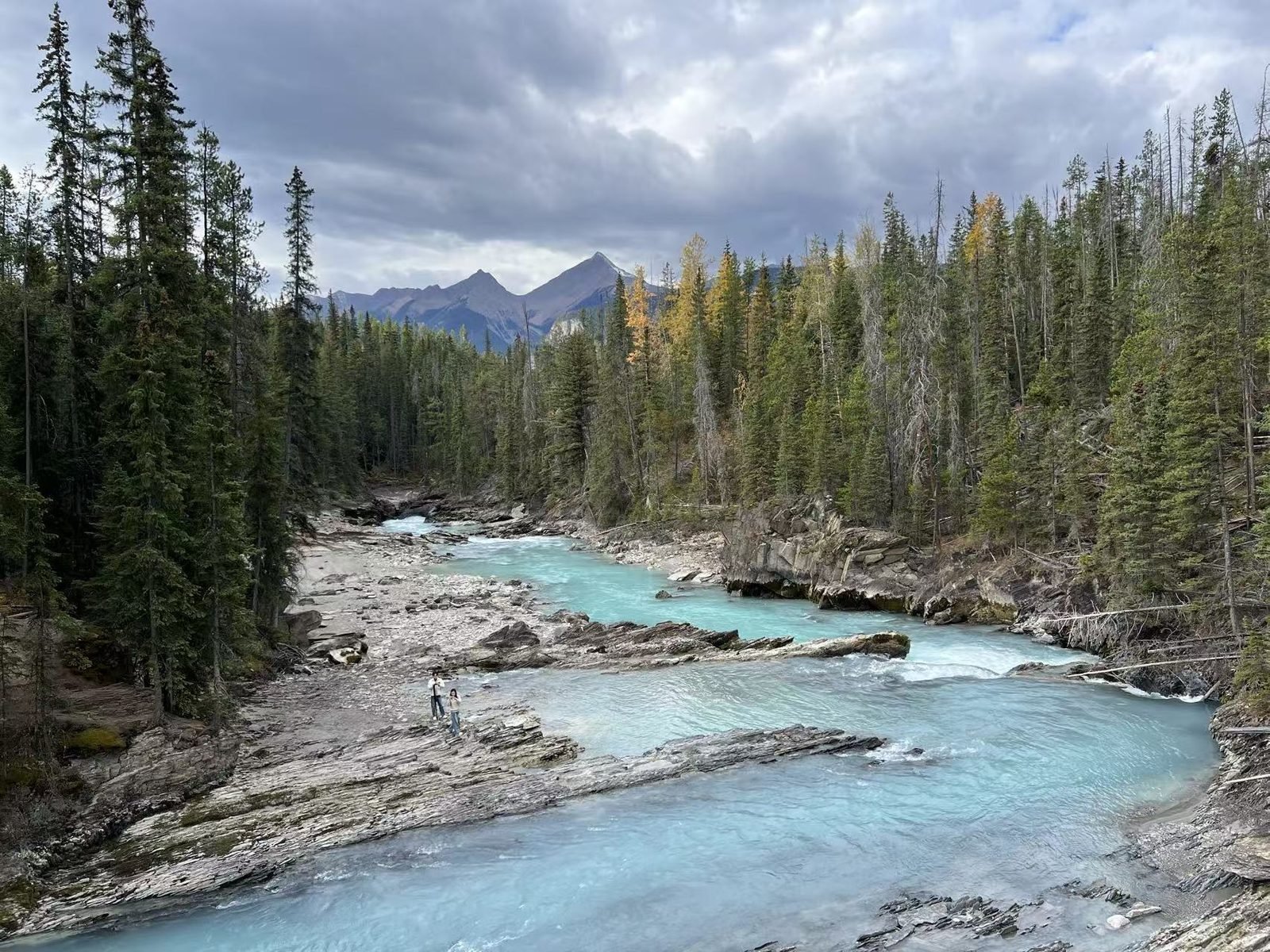 Banff National Park + Yoho National Park + Lake Louise 3-Day Tour with Calgary Airport Pickup