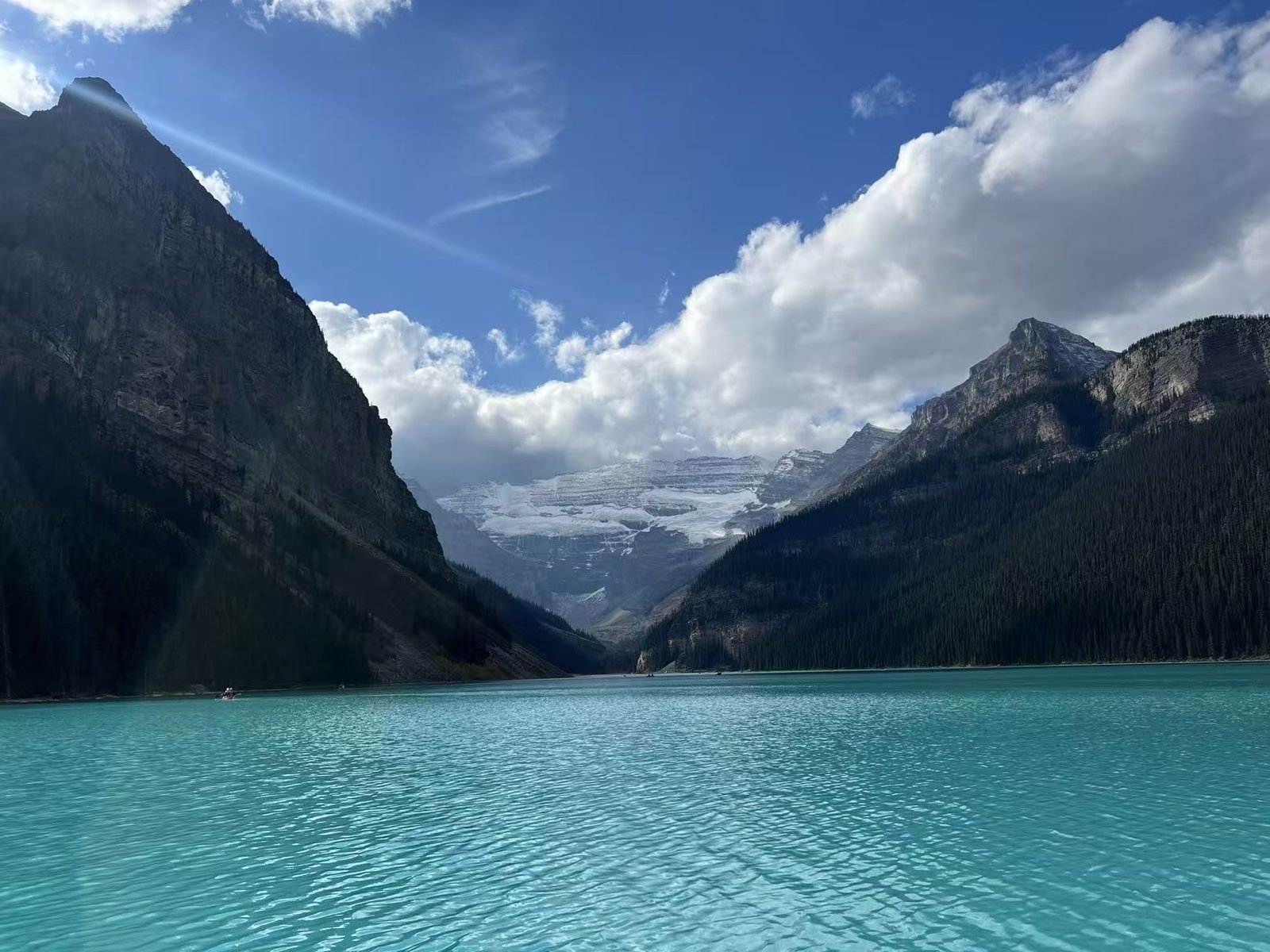4 Day Tour Across the Yoho National Park, Banff National Park,  Johnston Canyon, Lake Louise, Kalamalka Lake, Kelowna and Kamloops