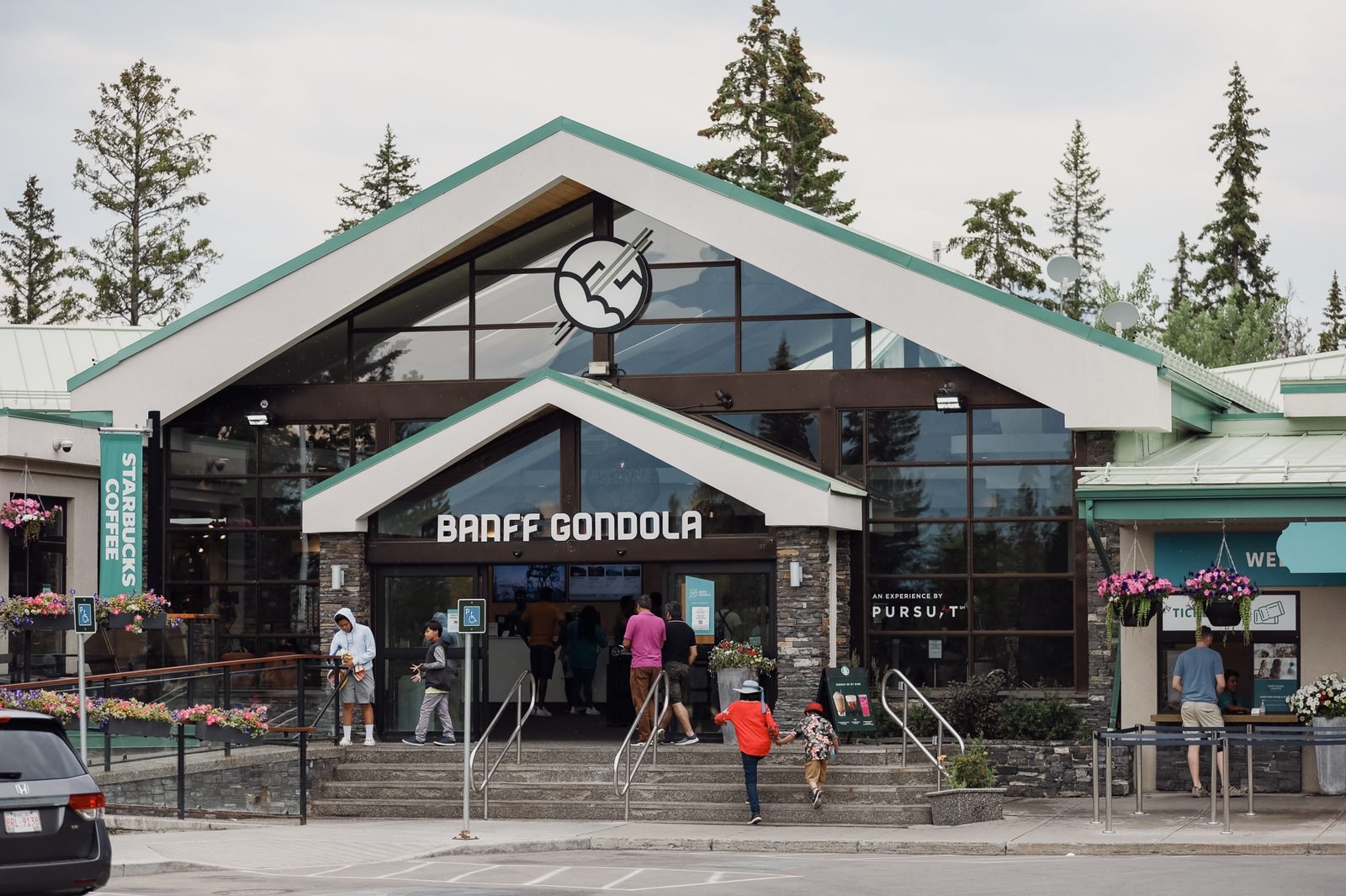 【Silver】3 Day Tour Traveling Across Columbia Glacier, Lake  Louise, Moraine Lake, and Kamloops