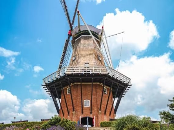 Local Exploration ‖ 1-Day Tour on Windmill Island & Holland From Chicago