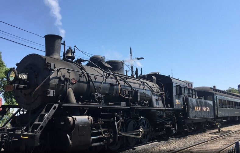 Small Group of 1-6 Guests | Essex+Martha’s Vineyard 2-Day Tour