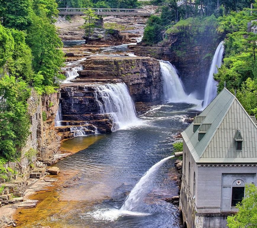 8 Day Tour Through Boston, New York, Philadelphia, Wahington D.C.,  Watkins Glen State Park, Niagara Falls, Toronto, Ottawa, Montreal, and Quebec City