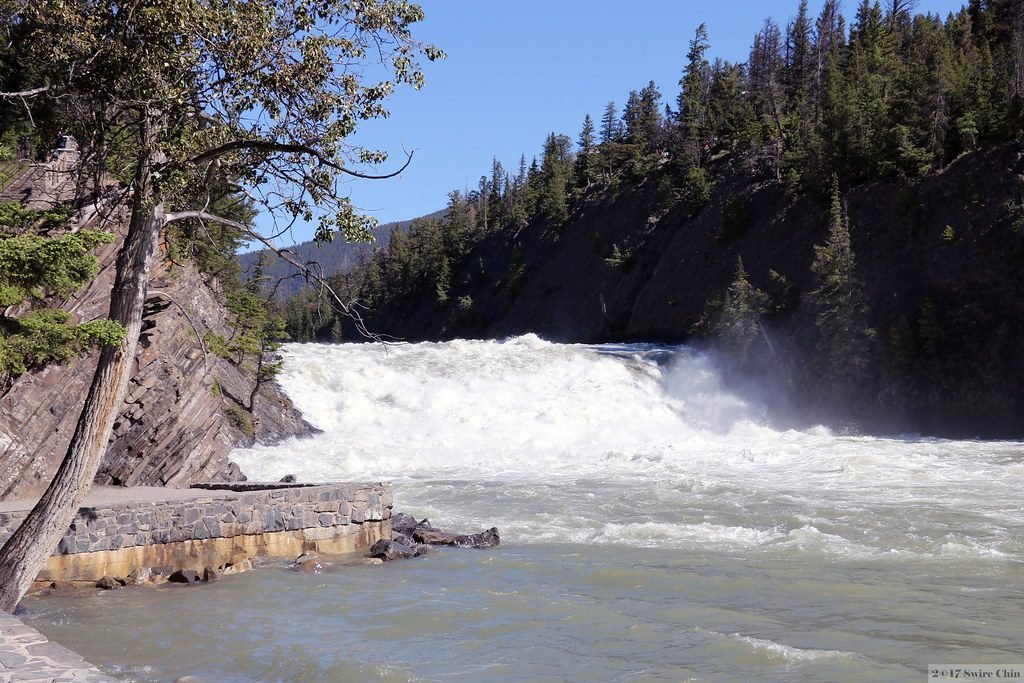 Juicy Premium || Small Group of No More Than 13 Guests | Banff National Park+Columbia Glacier+Moraine Lake+Yoho National Park+BC Wildlife Park 6-Day Tour(Package, two nights stay at Fairmont Hotel)