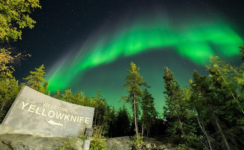 4-Day Aurora Viewing Tour in Yellowknife, Canada