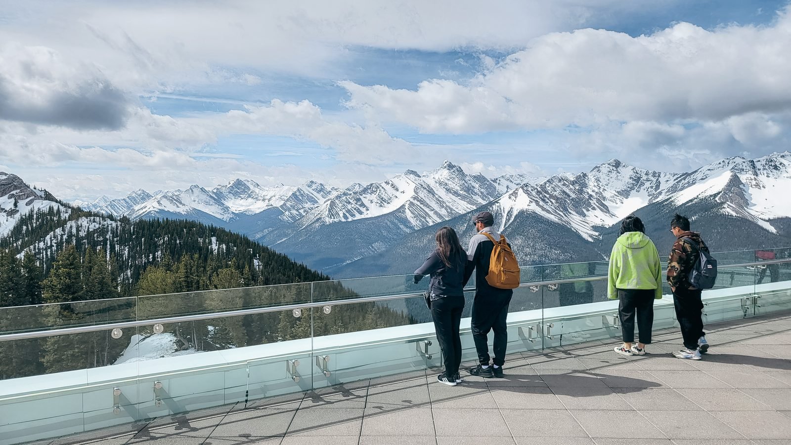Vancouver Pick-up+ Jasper National Park+ Columbia Glacier+ Town of Banff+ Yoho National Park+ Banff National Park 5-Day Tour (Packpage)