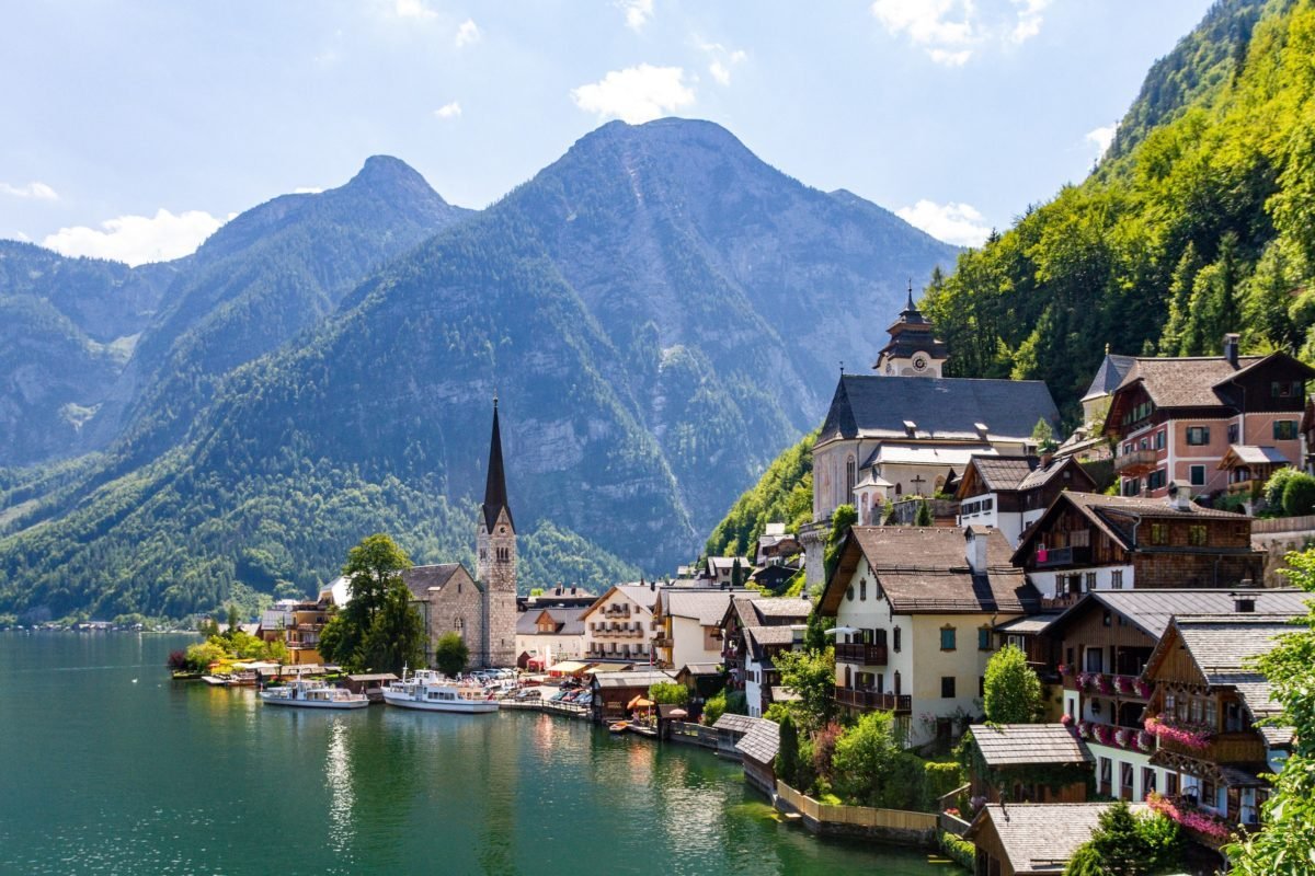 Private Tour of 7 People | 9 Days and 8 Nights Tour of Berlin, Prague, Cesky Krumlov, Hallstatt, Vienna, Bratislava, and Budapest  