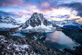 Vancouver+ Columbia Icefield+ Banff National Park+ Okanagan Lake 4-day Tour (One-Night Stay In Banff )
