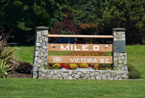 Victoria 1-Day Tour (English-speaking tour, departing Mondays, Wednesdays, and Saturdays)