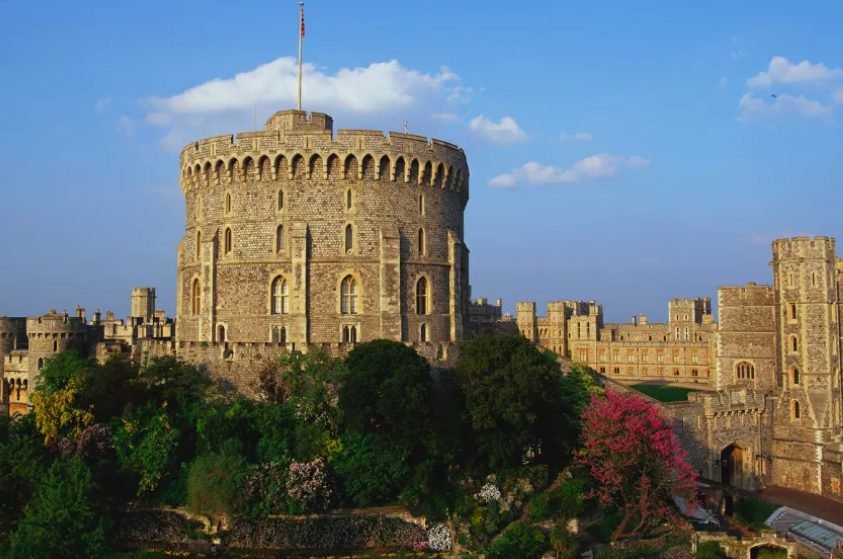 Small Group Tour (No more than 6 people) | London Round Trip: 5-Day Tour of England and Scotland - Top Universities + Historic Castles