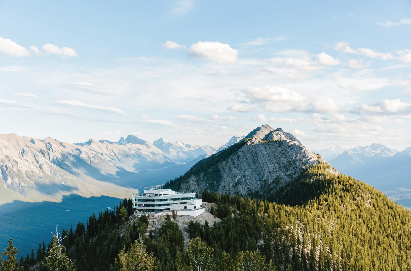 Juicy Premium || Small Group with No More Than 13 People | 5-Day Tour including Calgary Pickup+Banff National Park+Columbia Icefield (One-night stay in The Crossing Resort Canada) (package)